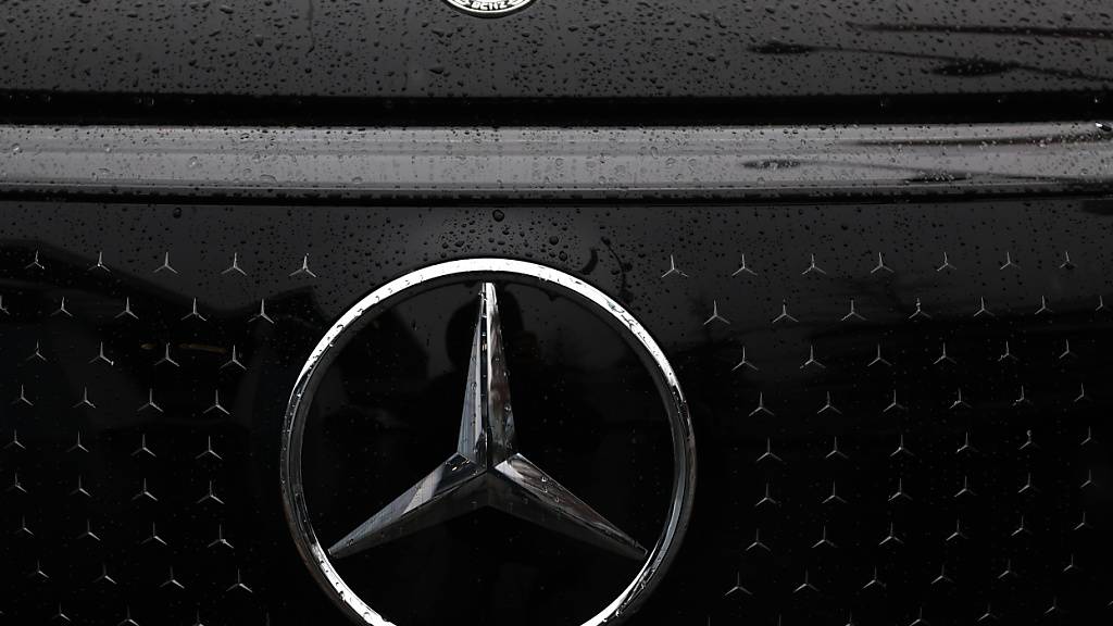 Mercedes-Benz kämpft mit einem sinkenden Autoabsatz, vor allem das Geschäft mit den E-Autos läuft nicht gut. (Archivbild)