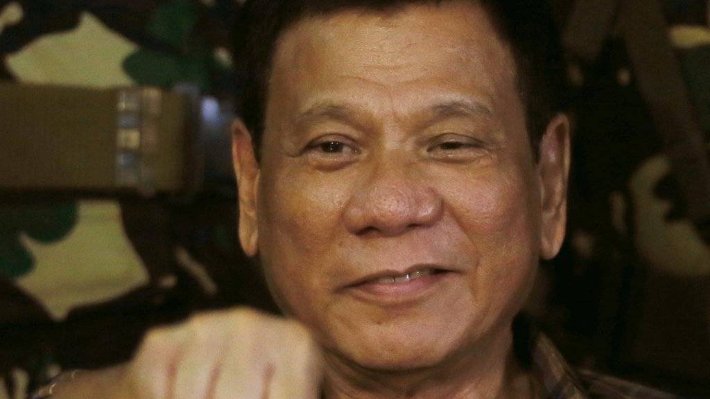 Der philippinische Präsident Duterte vergleicht den Kampf gegen die Drogen mit dem Holocaust und möchte alle Drogenabhängigen in seinem Land am liebsten «abschlachten». (Archiv)