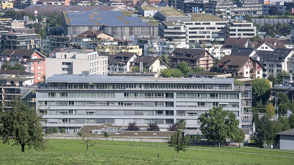 Im Kantonsspital Nidwalden wird neu auch gegen das Coronavirus geimpft, aber nur zwei Mal pro Woche. (Archivaufnahme)
