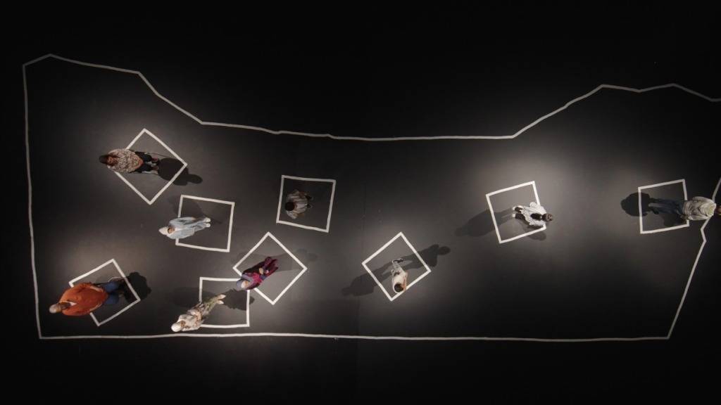 Eigentlich wollte der Genfer Regisseur Nicolas Wadimoff seinen Dokfilm «Qui vit encore» in der Schweiz drehen. Doch die Dreharbeiten fanden spontan in Südafrika statt - weil die neun Personen aus Gaza, die im Film von ihrem Überleben erzählen, keine Visa für die Schweiz bekamen.