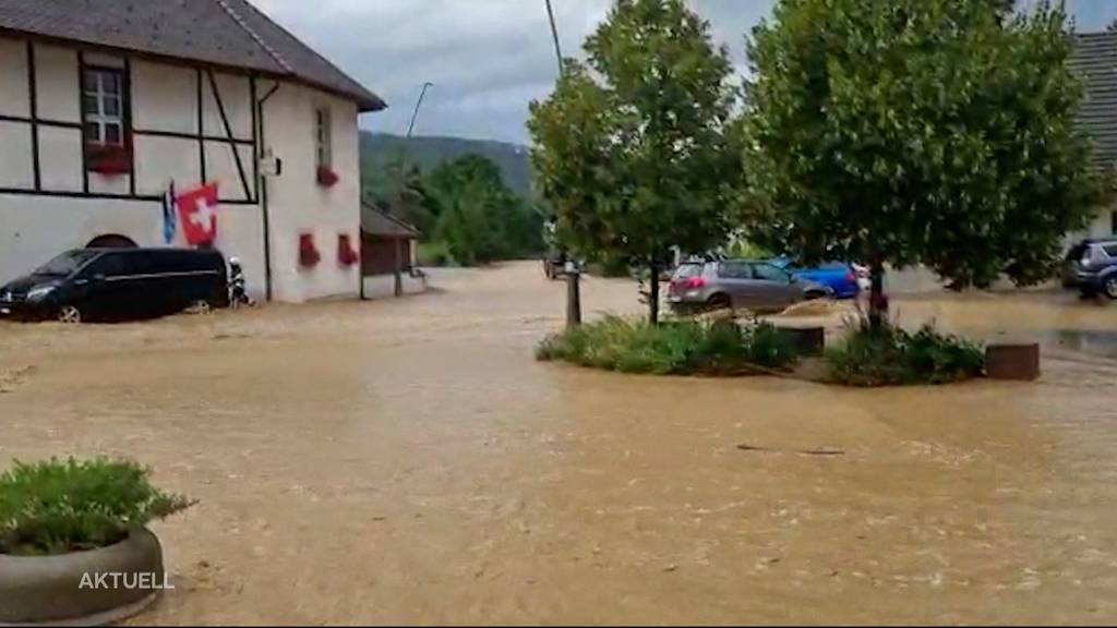 Sturzflut überschwemmt ganz Wölflinswil