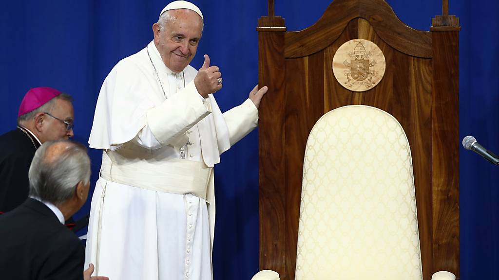 Papst spendiert Glace für Gefängnisinsassen