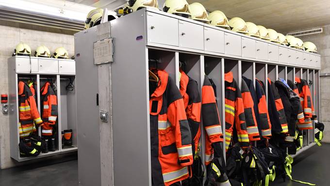 Mehr Platz für Frauen: Oltens Feuerwehr passt Garderobe an