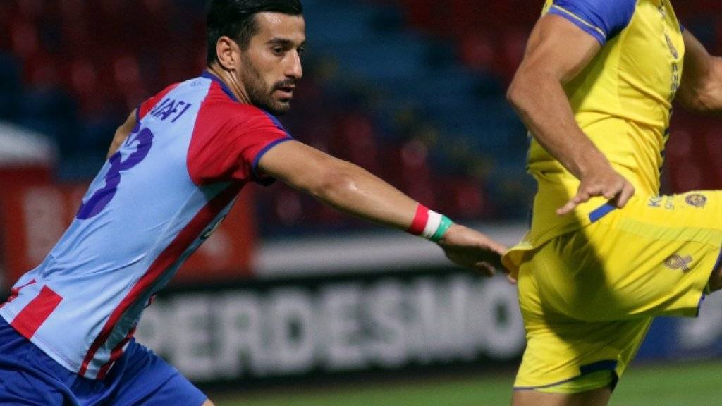 Dem iranischen Nationalspieler Ehsan Hajsafi (links) wurde der Einsatz in der Europa League gegen Maccabi Tel Aviv zum Verhängnis