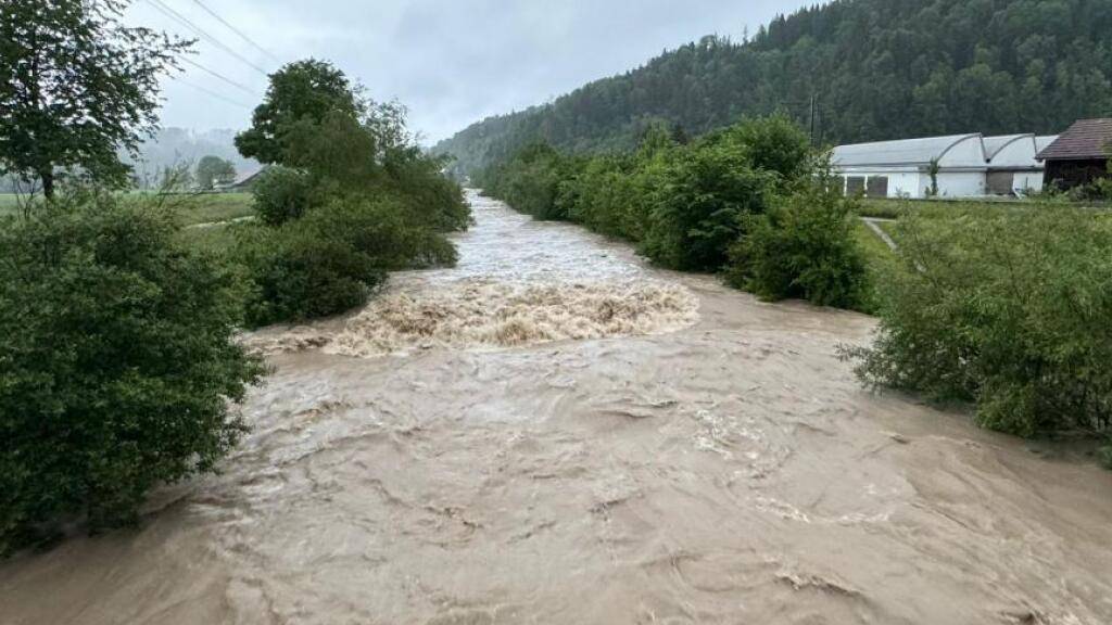 Strasse über den Hirzel nach Erdrutsch wieder offen