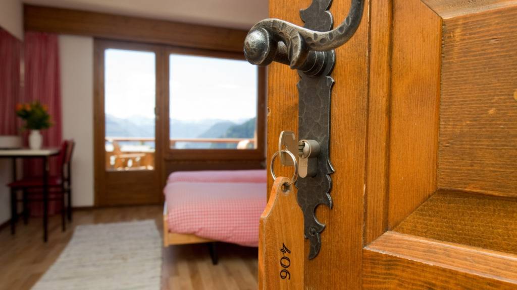 Die Schweizer Hotellerie blickt auf eine Rekord-Wintersaison zurück. Vor allem die starke Nachfrage von Inlandgästen sorgte für neue Höchstwerte bei den Logiernächten. (Symbolbild)