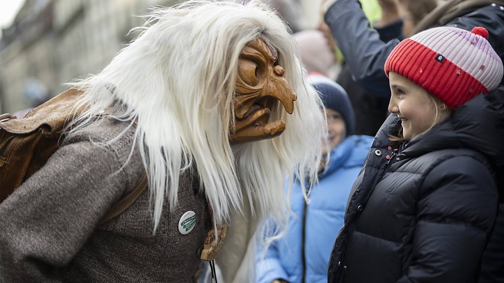 Die Sarganserländer Fasnacht beim traditionellen Umzug an der 81. Olma am Samstag in St. Gallen.