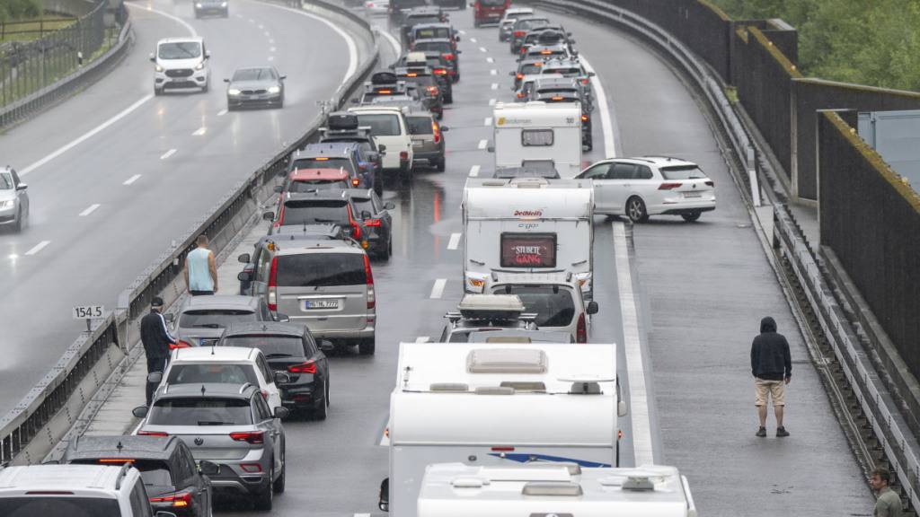 Stau in Göschenen UR überschreitet Zehn-Kilometer-Marke