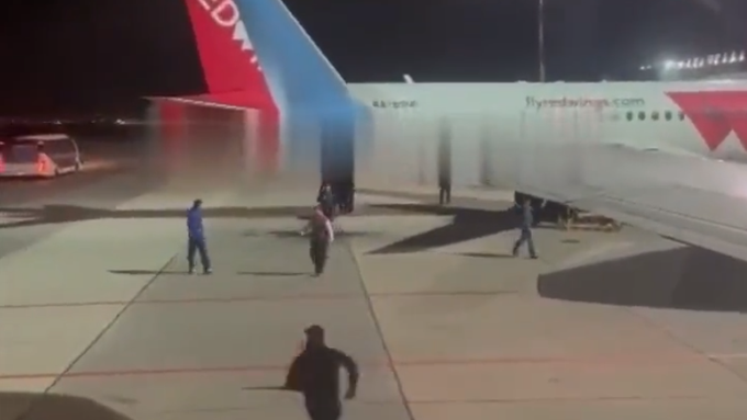 Mob stürmt Flughafen wegen Maschine aus Tel Aviv