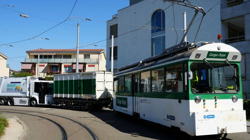 Das Cargo-Tram wird von E-Lastwagen abgelöst, die in den Zürcher Quartieren als mobiler Recyclinghof zur Verfügung stehen.