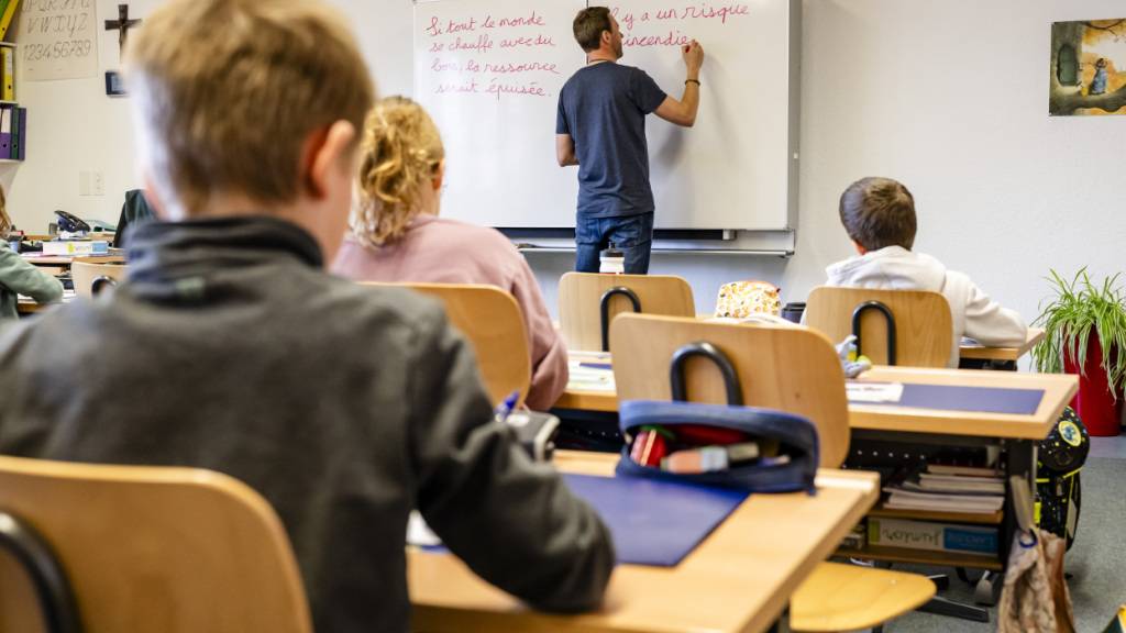 Ist der Lehrer motiviert, klappt es bei den Schülern mit den Noten besser. (Symbolbild)