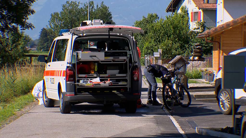 E-Bike-Fahrer stürzt in Bach und stirbt