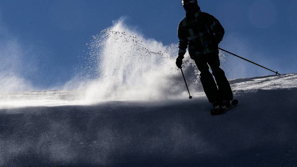Ein Skifahrer verunfallte am Samstag tödlich. (Symbolbild)