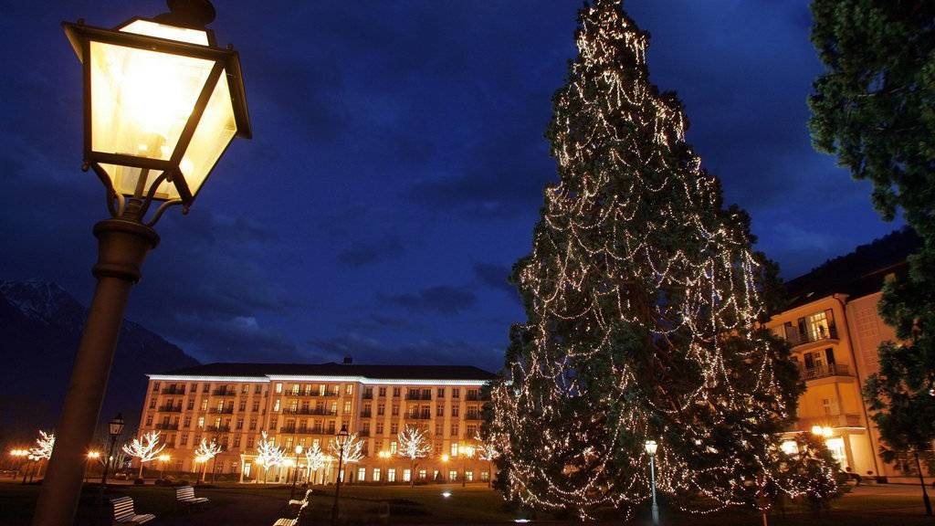 Der grösste lebendige Christbaum Europas steht in Bad Ragaz. (Archivbild)