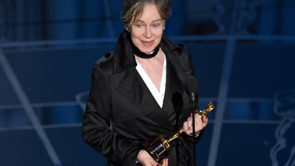 Milena Canonero bei der Oscarverleihung 2015, als sie den Preis für das beste Kostüm in «Grand Budapest Hotel» entgegennahm. (Archiv)