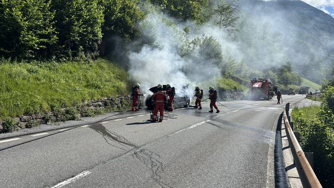Totalschaden: Auto brennt bei Kontrollfahrt nach Service