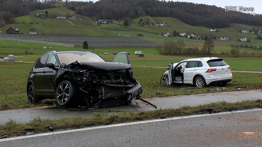 Kollision nach Abbiegmanöver: Drei Verletzte bei Verkehrsunfall in Weinfelden