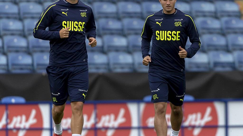 Haris Seferovic (links) und Mario Gavranovic stehen sich bald im Europacup gegenüber