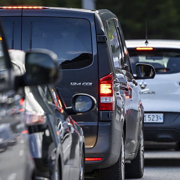 9 Kilometer Stau am Gotthard Richtung Norden