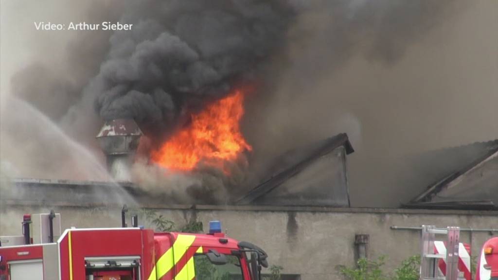 Grosse Aufregung: Wie Anwohner in Lengnau das Feuer in der Autohalle erlebt haben