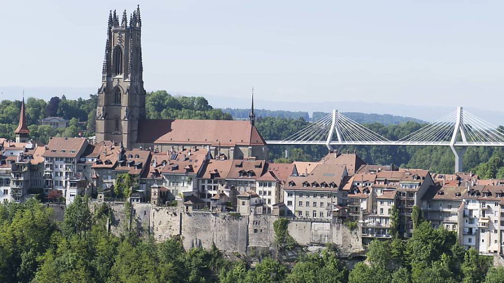 In einer Freiburger Kirche haben zwei Männer versucht, eine Kasse aufzubrechen.