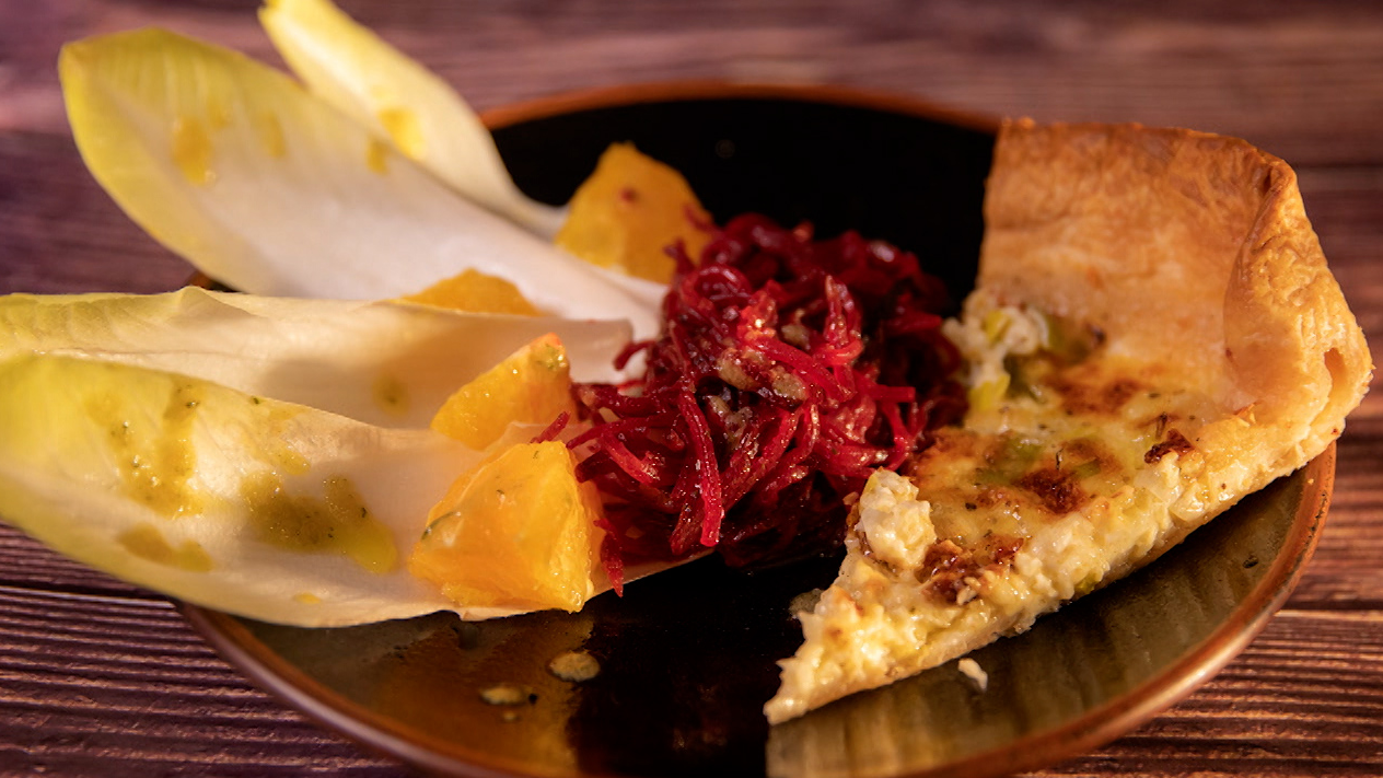 verspäteter Herbstsalat in Begleitung von Käsekuchen