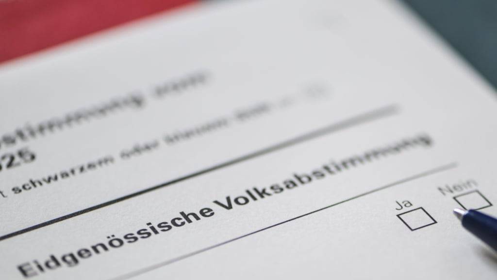 Die Bundeskanzlei hat wegen mutmasslich gefälschter eingereichter Unterschriften zu Volksinitiativen eine vierte Strafanzeige eingereicht, gegen unbekannt. (Themenbild)