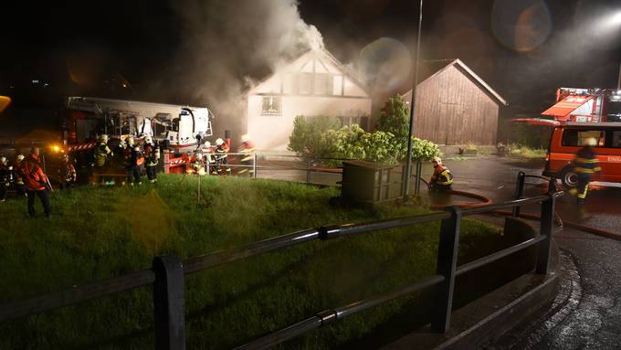 Ein Verletzter bei Brand in Heiligkreuz