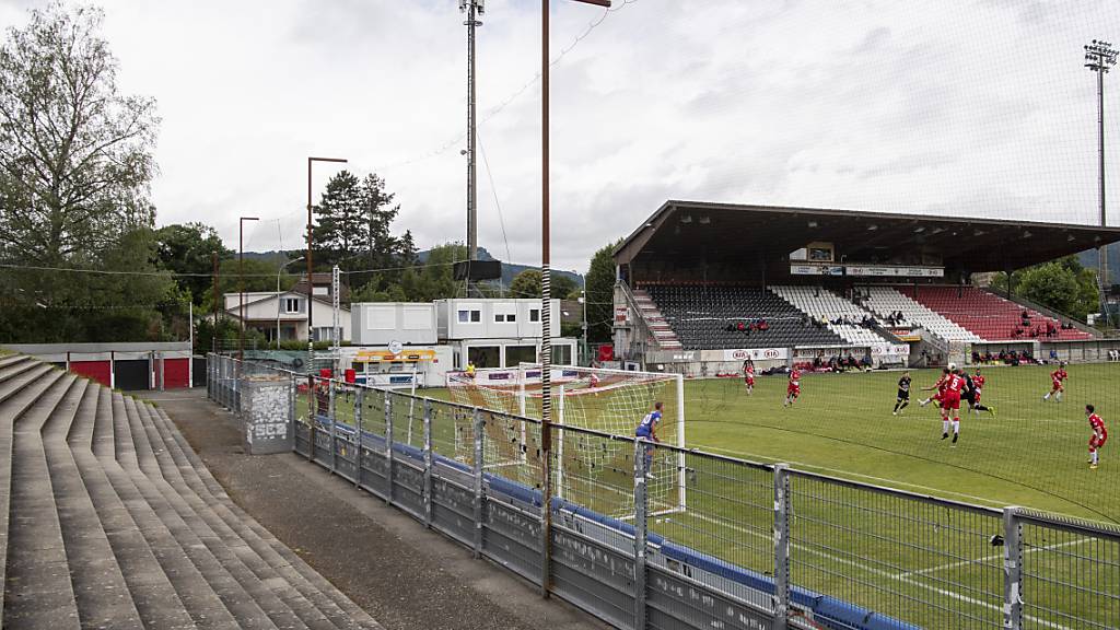 Leere Zuschauerränge im Testspiel zwischen Aarau und Thun.