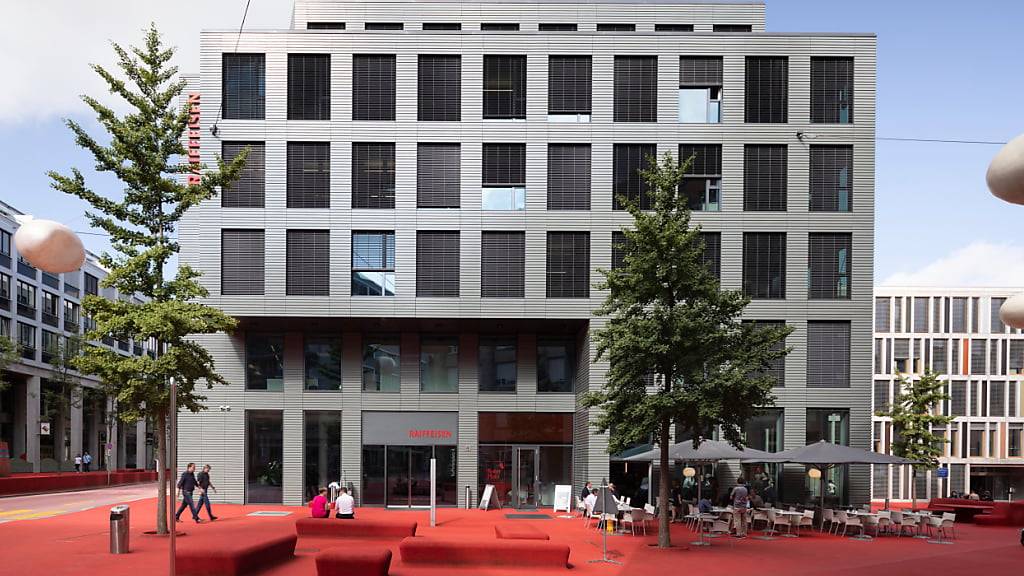 Die Benennung des von der Künstlerin Pipilotti Rist gestalteten Raiffeisenplatzes in St. Gallen ist seit einiger Zeit umstritten. Darüber entscheiden muss nun die Stadt St. Gallen.