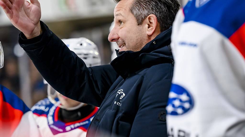 Marco Bayer, Coach der GCK Lions, sieht bei seinem Team nach dem ersten Spiel der Saison und der Niederlage in Visp noch viel Steigerungspotenzial