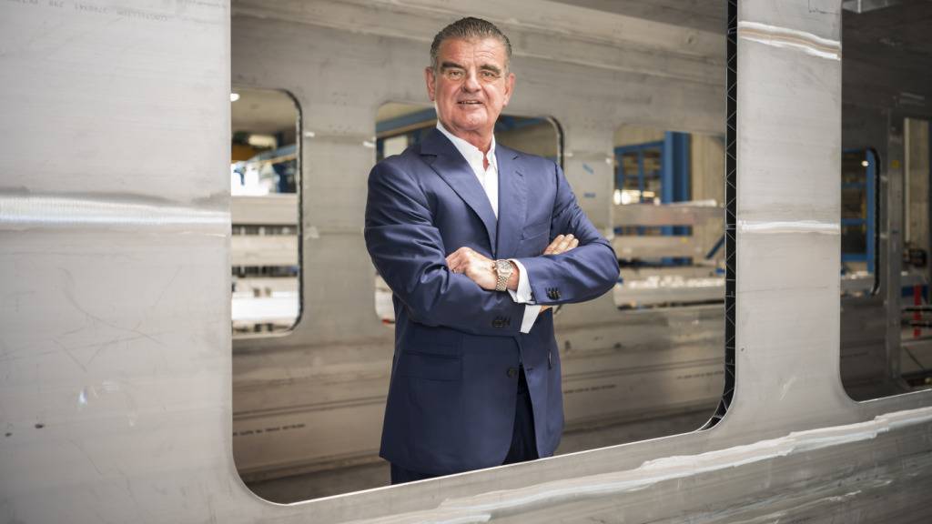 Peter Spuhler, Verwaltungsratpräsident von Stadler Rail, lehnt die SVP-Initiative «Keine 10-Millionen-Schweiz» ab und rechnet mit einem knappen Nein an der Urne. (Archivbild)