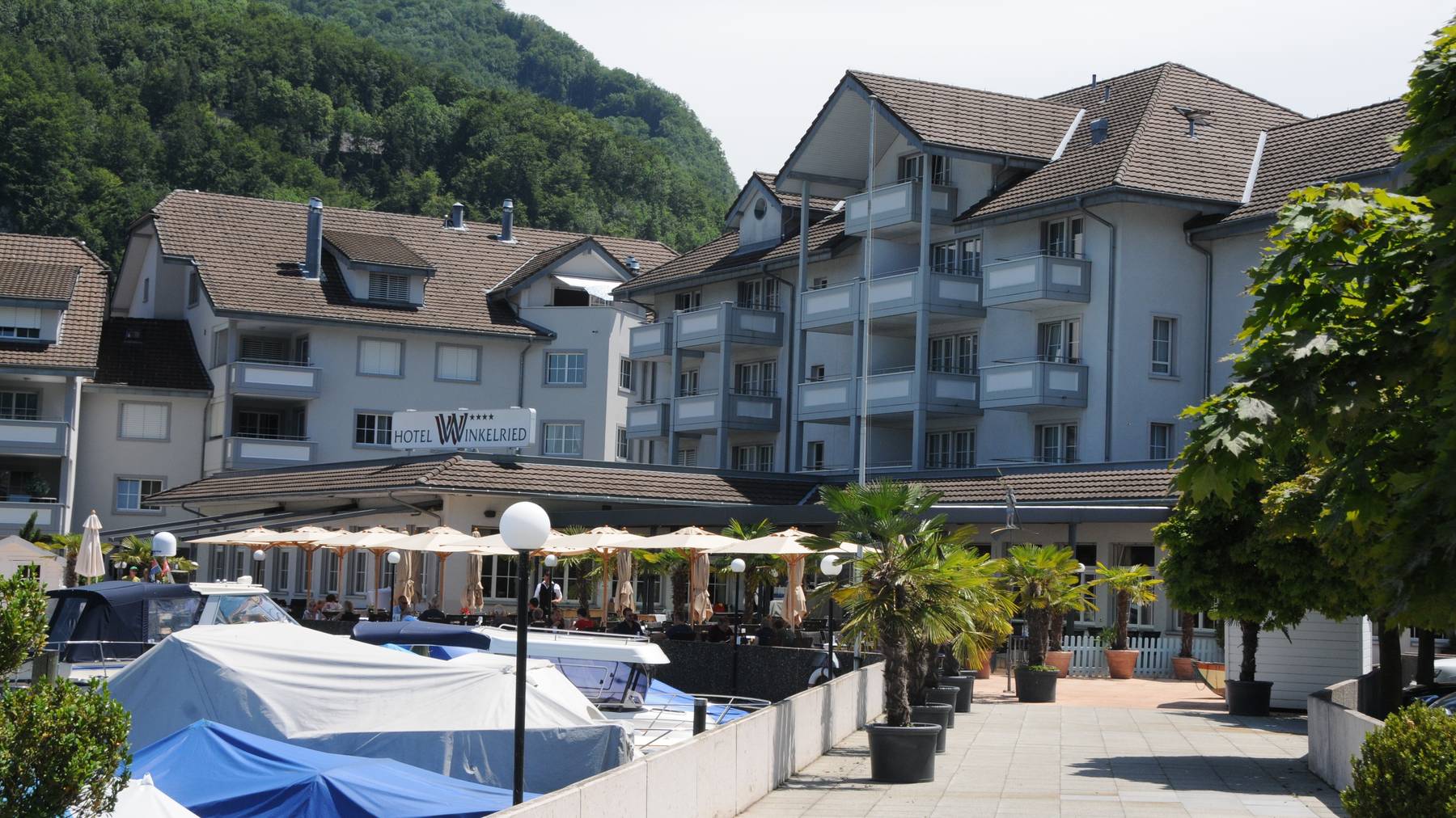 Das Hotel Winkelried in Stansstad liegt direkt am See. Aber auch hier findet man am Wochenende vom 15. und 16. Juni kaum noch freie Zimmer.