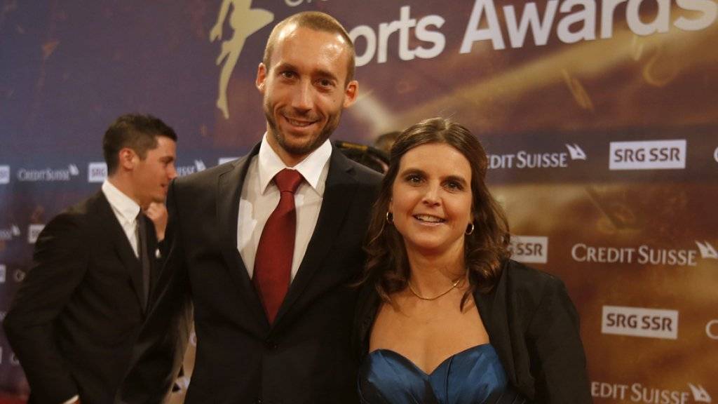 Gemeinsam abends in den Ausgang wie hier 2013 bei den Sports Awards gehen Anita Weyermann und ihr Mann Roland Salzmann eher selten. Wenn sie mal eine «Hüeti» für abends organisieren können, gehen sie Velofahren (Archiv).