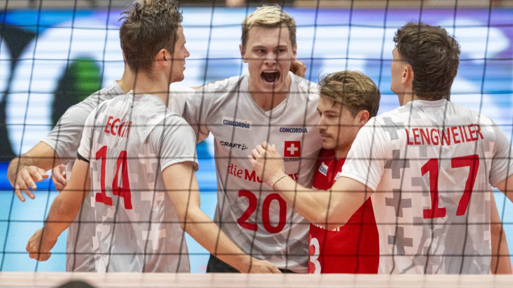 Die Schweizer Volleyballer hoffen, dass sie an der Europameisterschaft, an der sie in Rumänien spielen, auch jubeln können