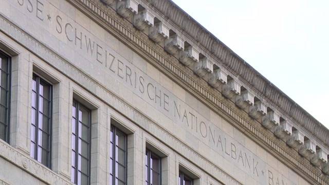 SNB interveniert wieder
