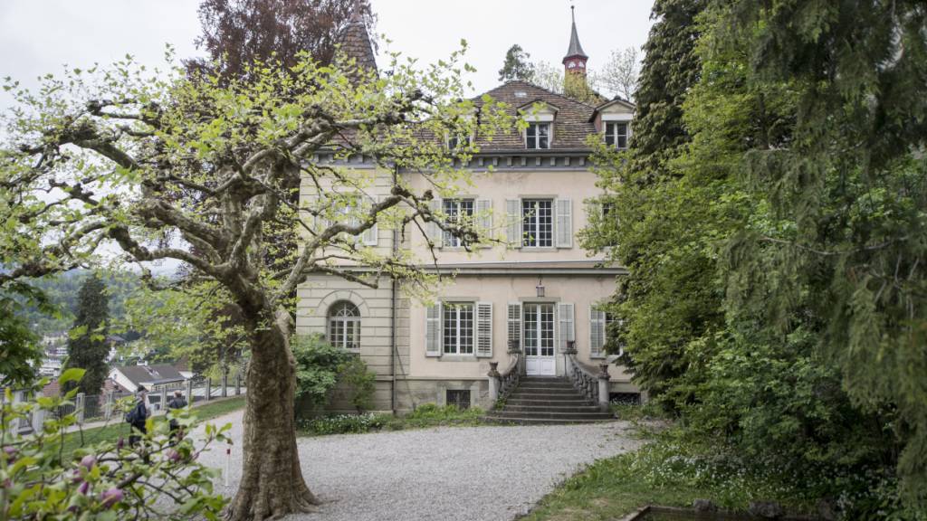 Die Stadt Luzern hat den Park rund um die Villa Auf Musegg in den vergangenen Monaten sanieren lassen. (Archivaufnahme)