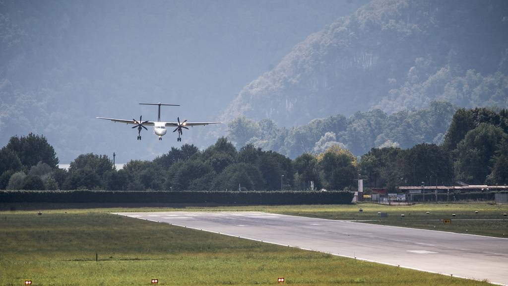 Landeanflug auf den Flughafen Lugano.