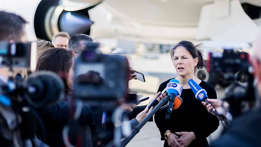 Ägypten ist die erste Station von Außenministerin Annalena Baerbock auf ihrer erneuten Nahostreise um zur Lage in Israel und Gaza zu beraten. Foto: Christoph Soeder/dpa