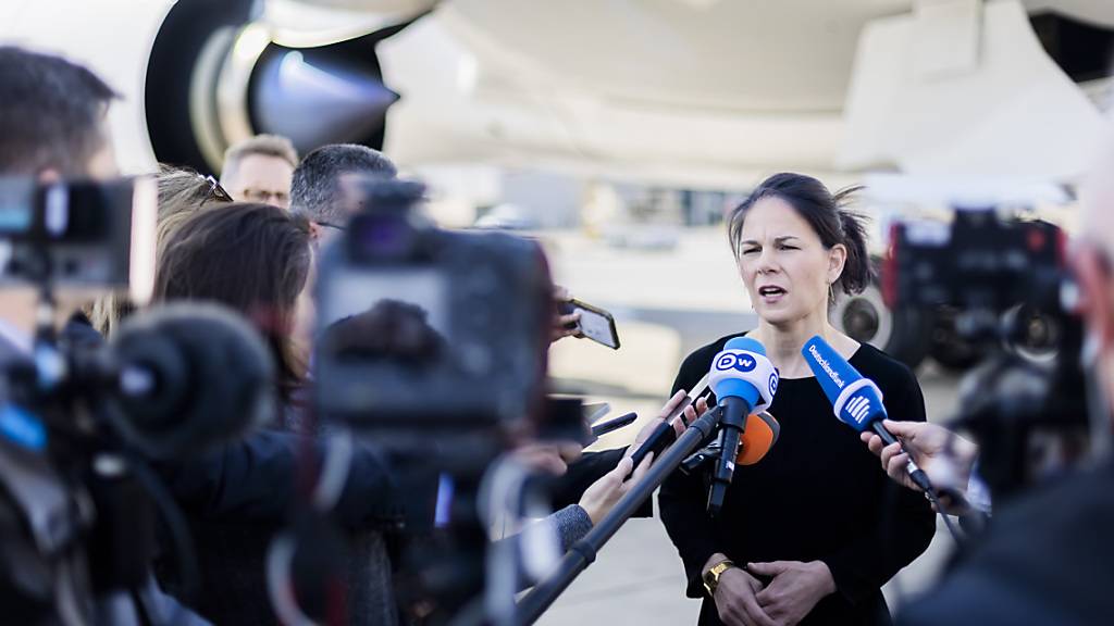 Ägypten ist die erste Station von Außenministerin Annalena Baerbock auf ihrer erneuten Nahostreise um zur Lage in Israel und Gaza zu beraten. Foto: Christoph Soeder/dpa