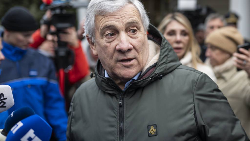 Der italienische Aussenminister Antonio Tajani, hier am Tag nach dem Unglück in Crans-Montana, hatte am 13. Januar erklärt, Italien wolle als Zivilklägerin auftreten. (Archivbild)