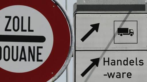 Zöllner finden in Thayngen mutmassliches Diebesgut und Schusswaffe