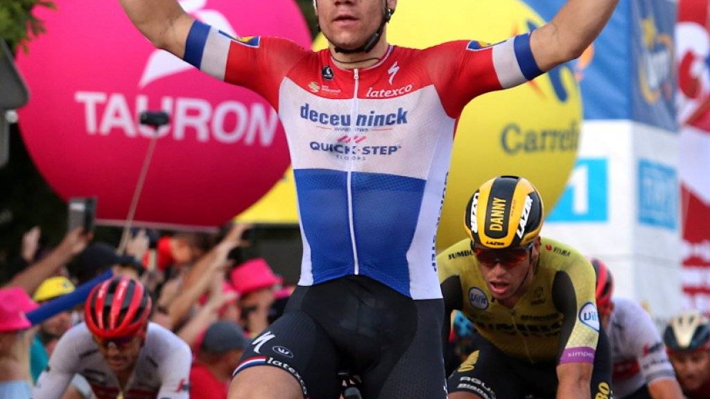 Der Gewinner der 4. Vuelta-Etappe heisst Fabio Jakobsen. Der niederländische Meister setzte sich im Massensprint vor Sam Bennett durch