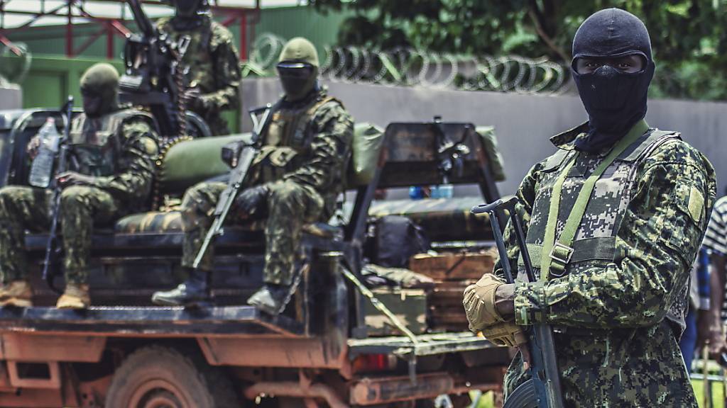 Putschisten in Guinea lassen inhaftierte Gegner der Regierung frei