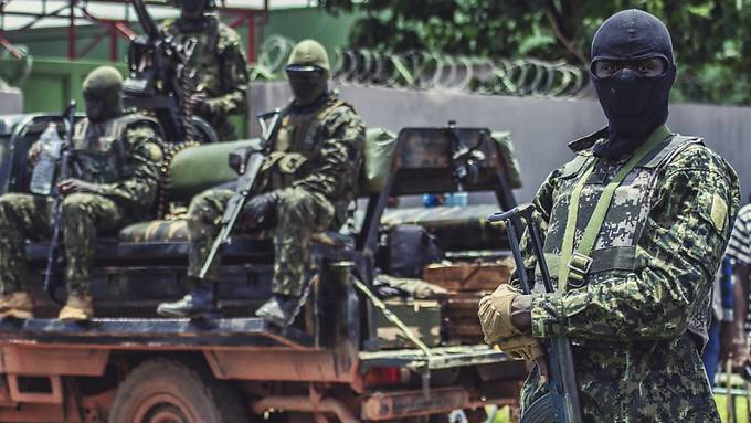 Putschisten in Guinea lassen inhaftierte Gegner der Regierung frei