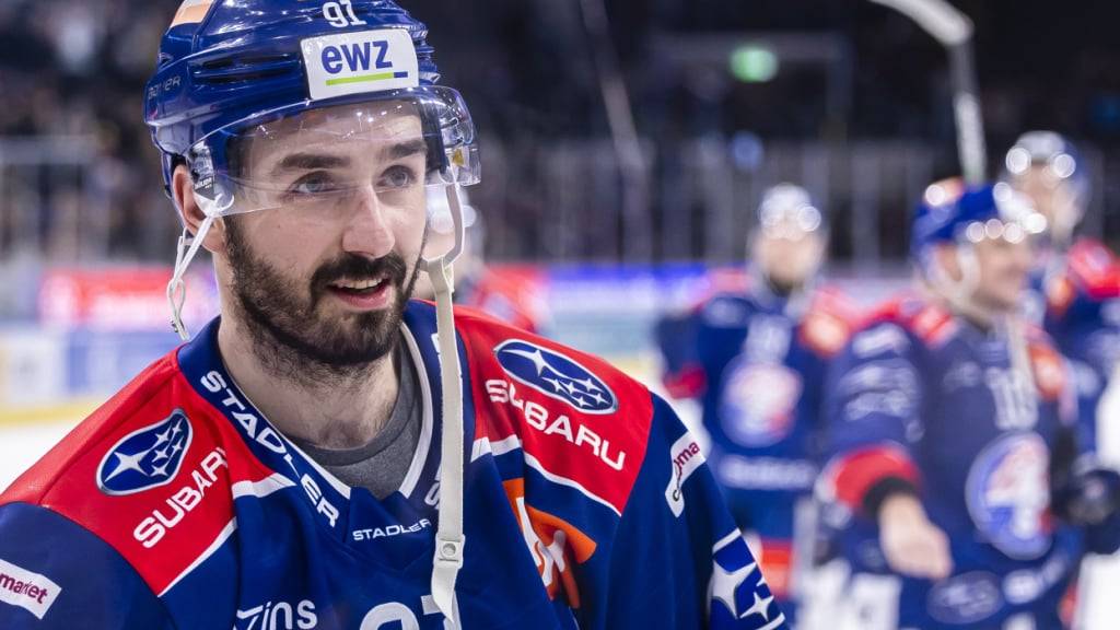 Denis Hollenstein läuft ein weiteres Jahr mit dem ZSC auf