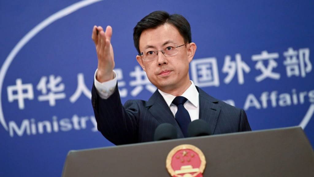 ARCHIV - Guo Jiakun, Sprecher des chinesischen Außenamtes, spricht vor Journalisten. Foto: Johannes Neudecker/dpa