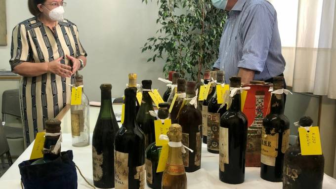 Ex-Königspalast nahe Athen: Wertvolle Weinflaschen entdeckt