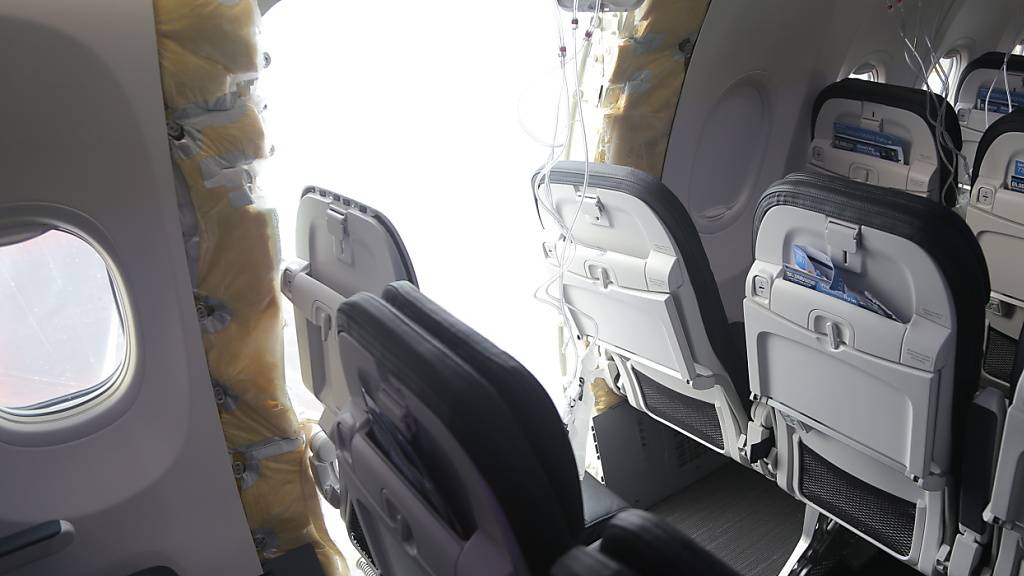 Bei dem Zwischenfall Anfang des Jahres verlor eine so gut wie neue Boeing 737-9 Max der Fluggesellschaft Alaska Airlines ein Rumpf-Fragment im Steigflug. (Archivbild)