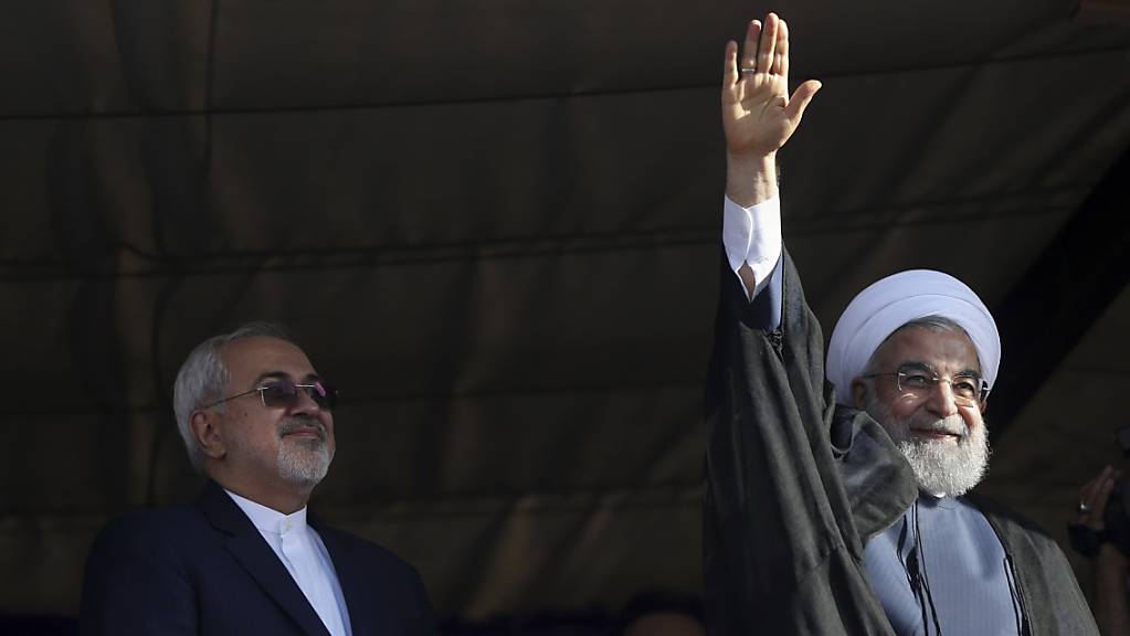 Haben das Visum für einen Besuch bei der Uno in New York erhalten: Irans Präsident Hassan Ruhani (rechts) und sein Aussenminister Mohammed Dschawad Sarif. (Archivbild)